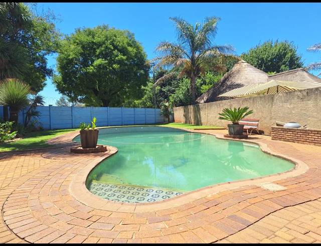 3 BEDROOM HOUSE FOR SALE IN BRENTHURST